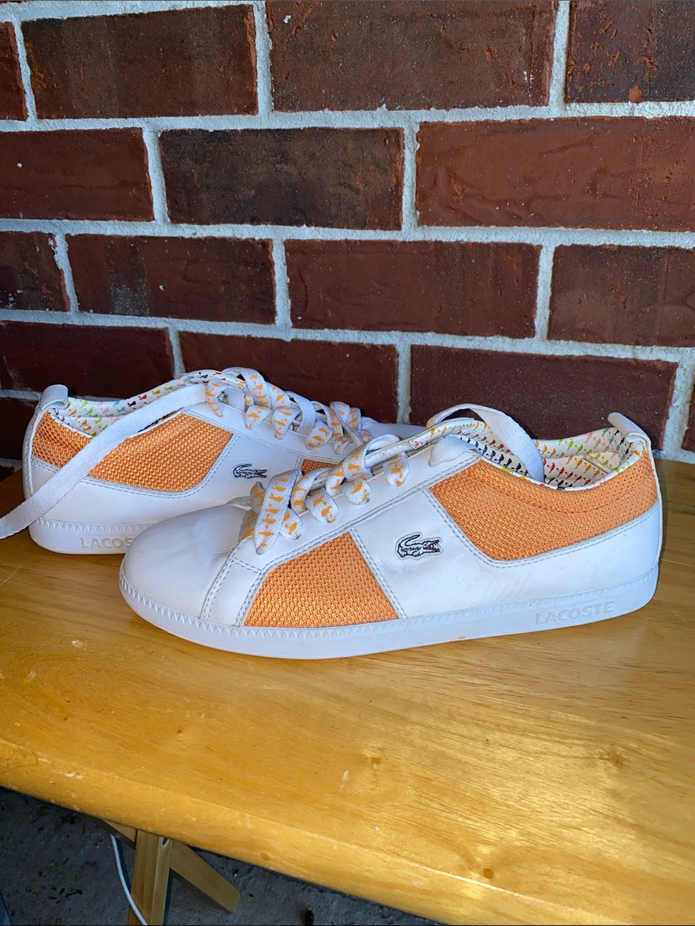 Lacoste Carnaby Piquee White & Orange Low-Top Sneakers with Croc Emblem Size 8.5